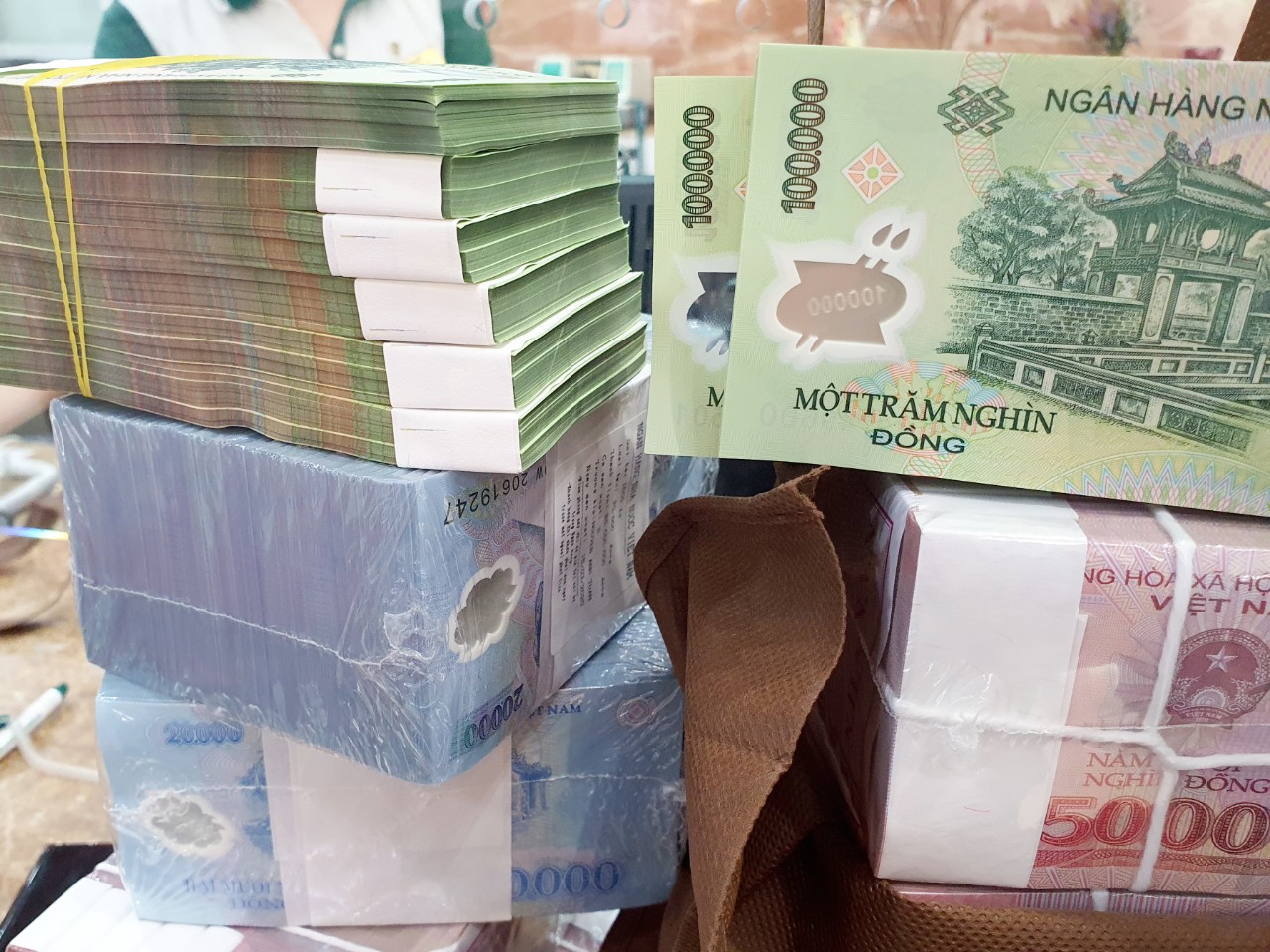 Sớm nới room tín dụng để đẩy nhanh giải ngân gói hỗ trợ 2% lãi suất