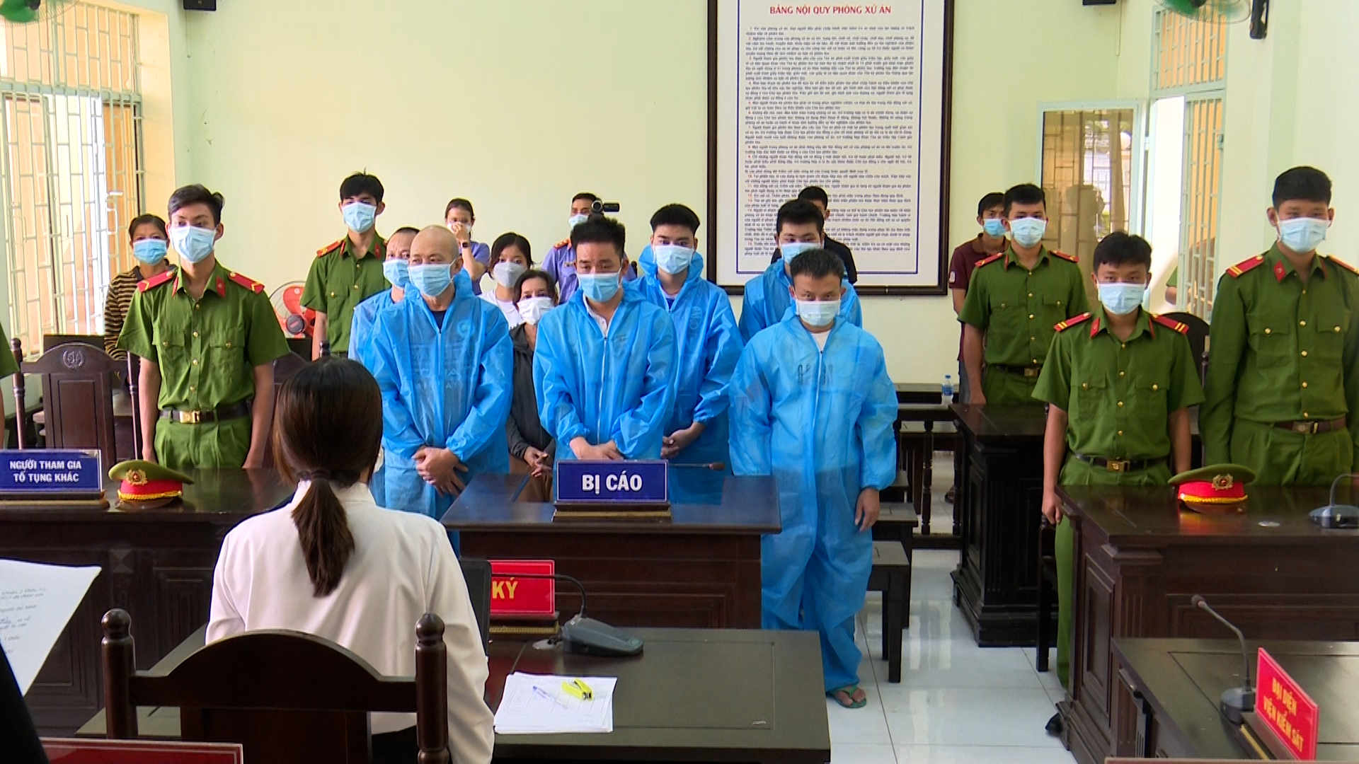 Ngày trả giá của 10 đối tượng hành hung trung tá công an