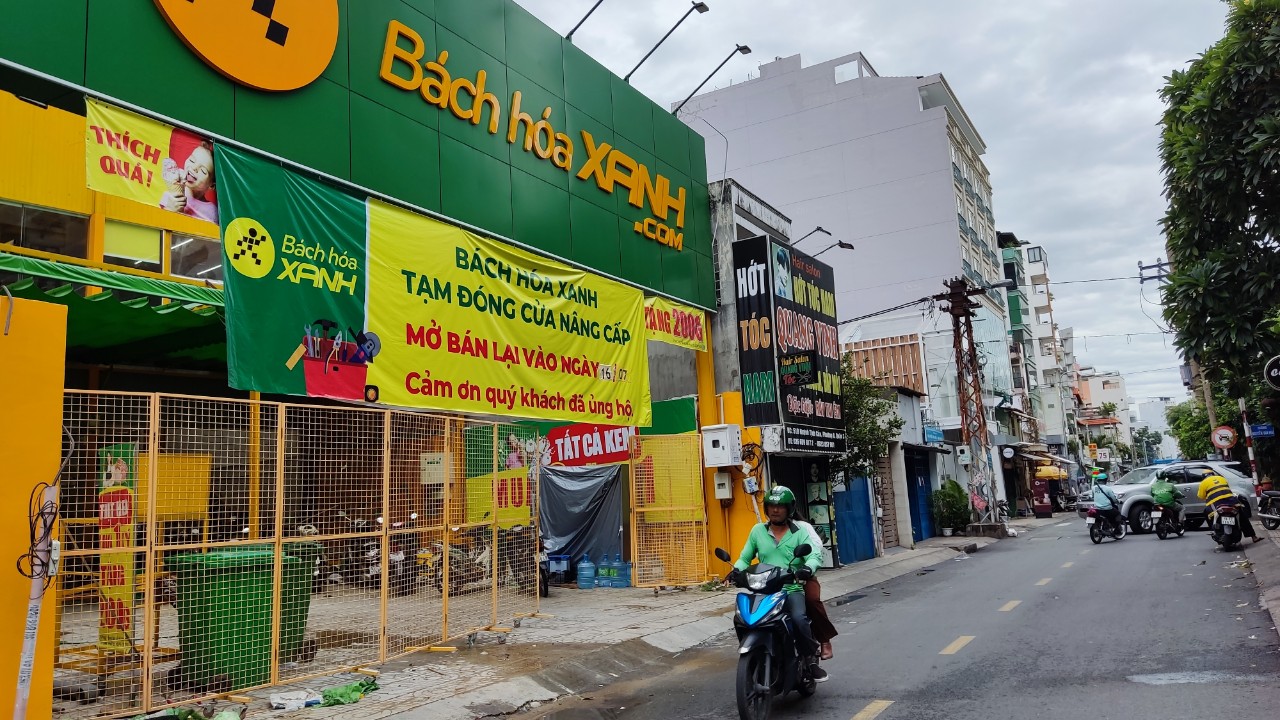 H&agrave;ng trăm cửa h&agrave;ng B&aacute;ch H&oacute;a Xanh đ&oacute;ng cửa trả mặt bằng  - Ảnh 4.