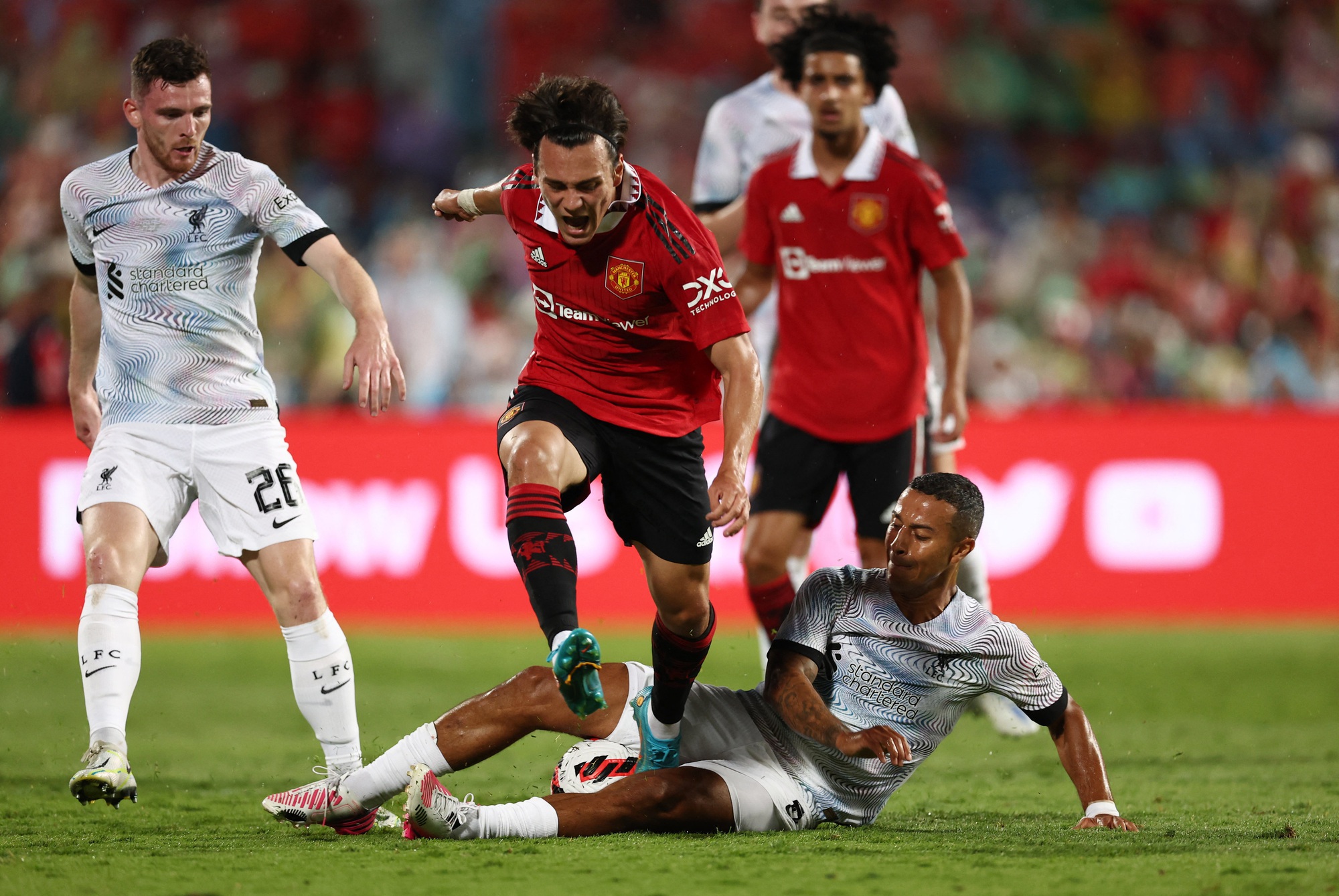 Vùi dập Liverpool 4 bàn, Man United gây địa chấn Bangkok