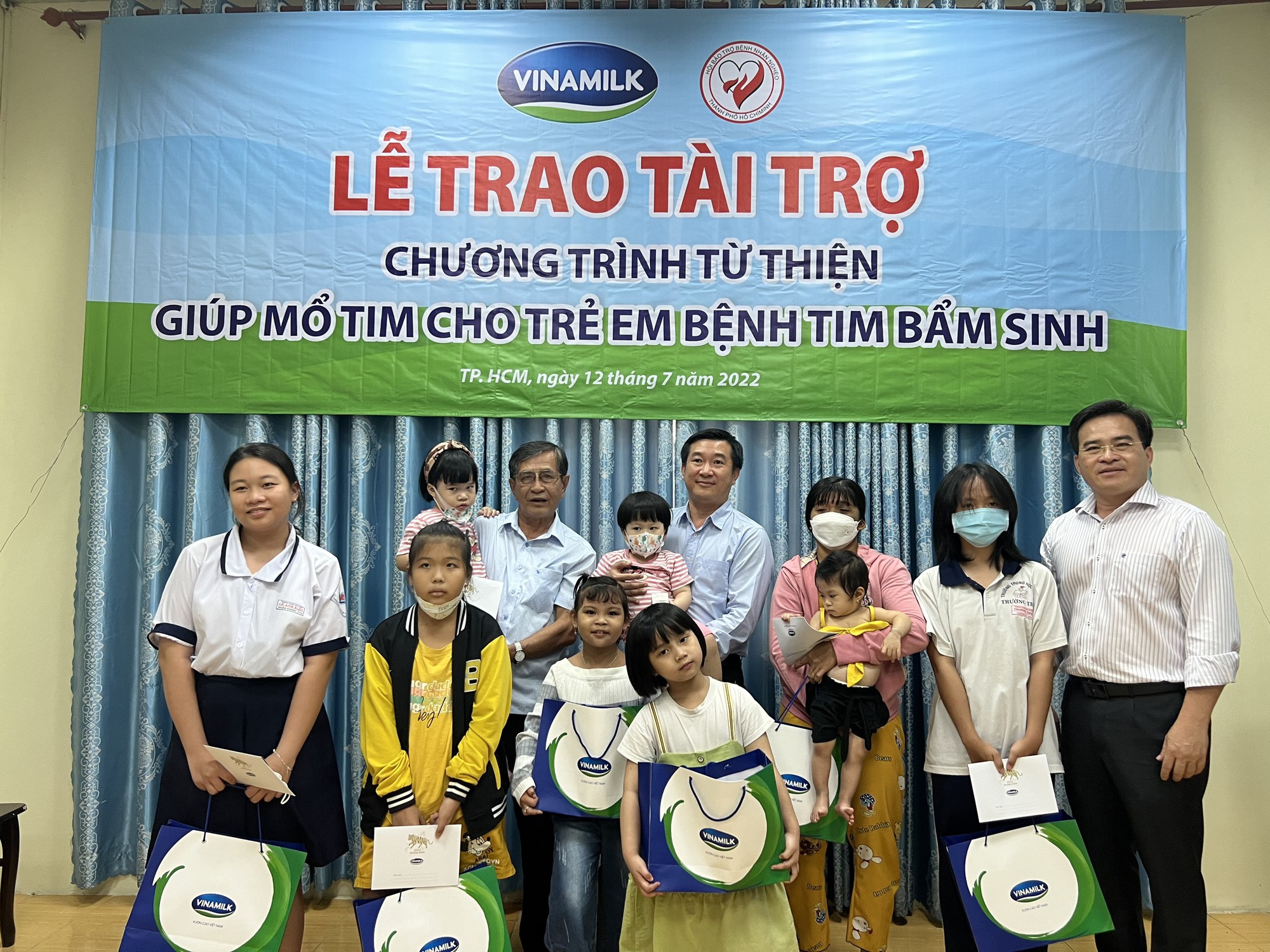Vinamilk tài trợ 500 triệu đồng cho bệnh nhi nghèo mổ tim