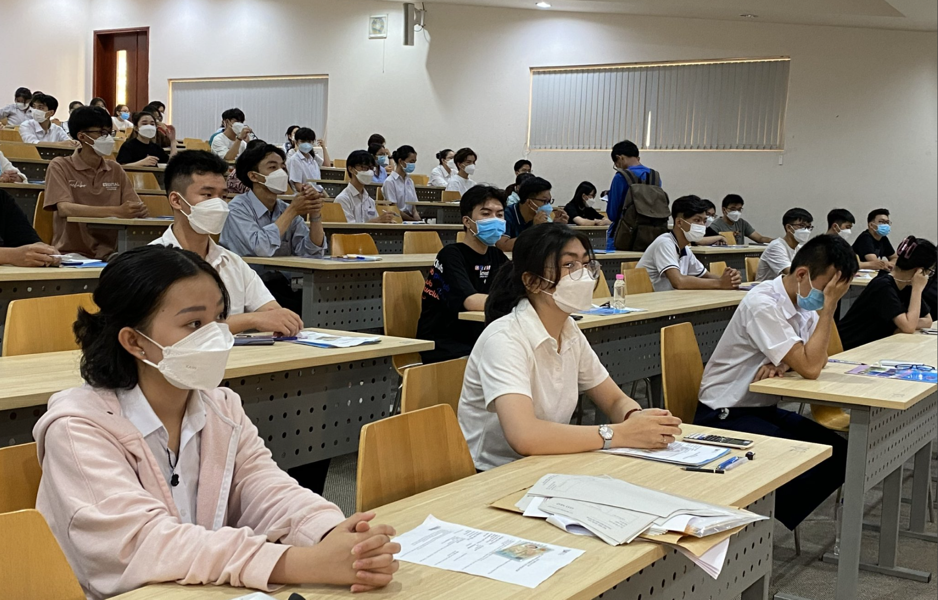 Trường ĐH Ng&acirc;n h&agrave;ng TP HCM c&ocirc;ng bố điểm chuẩn 2 phương thức x&eacute;t tuyển - Ảnh 1.