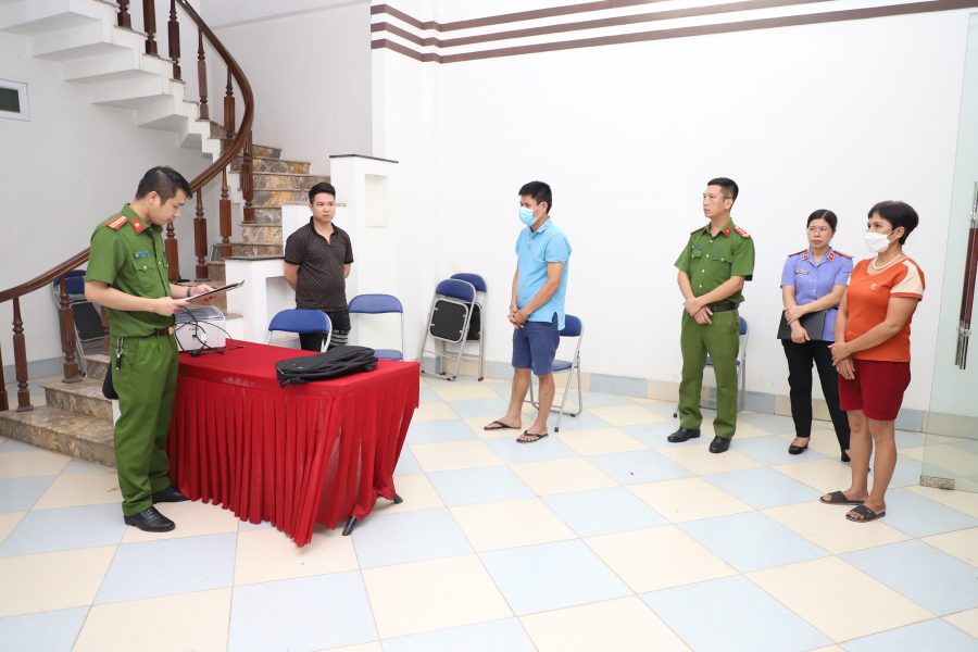 Bắt chủ tịch một c&ocirc;ng ty đấu gi&aacute; - Ảnh 1.