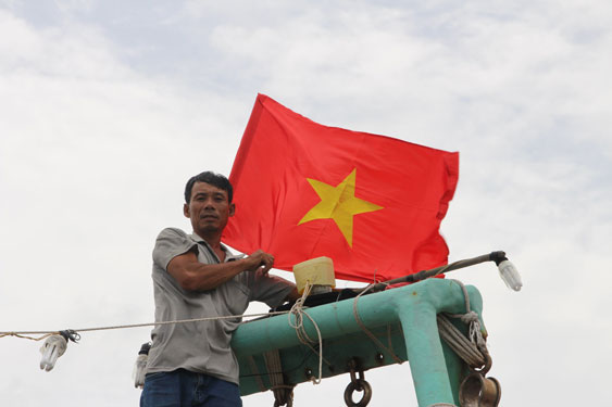 Vững tâm vươn khơi, bám biển - Ảnh 2.