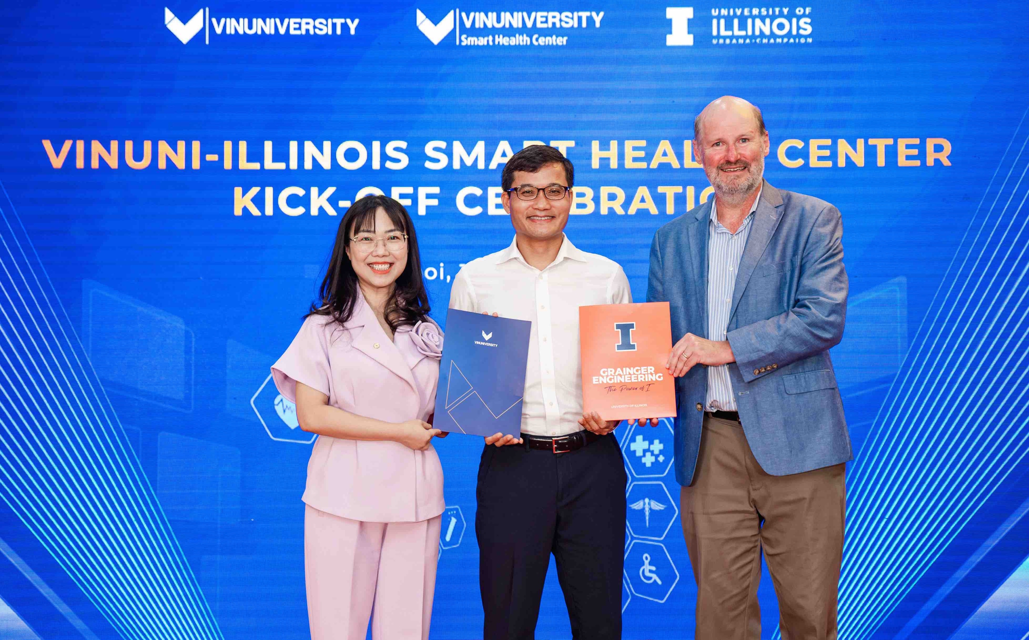 Ra mắt &ldquo;Trung t&acirc;m Nghi&ecirc;n cứu Sức khỏe Th&ocirc;ng minh&rdquo; tại Đại học VinUni - Ảnh 1.