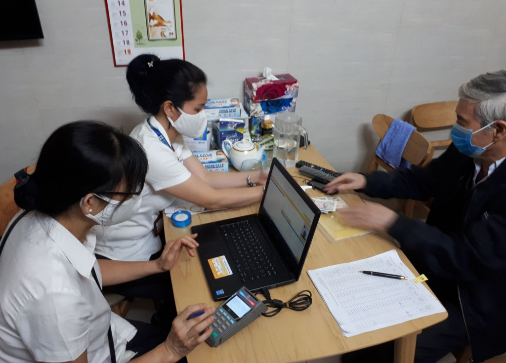 6 tháng, giải quyết gần 39.000 hồ sơ hưởng lương hưu và trợ cấp BHXH