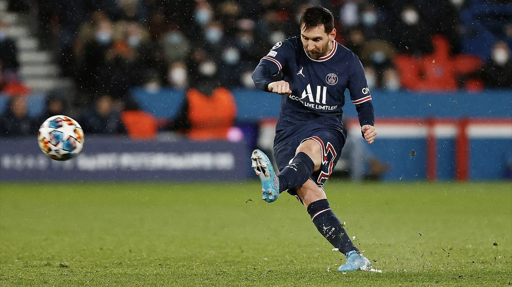PSG giữ ch&acirc;n Messi v&igrave; gi&aacute; trị tr&ecirc;n nhiều phương diện - Ảnh 2.