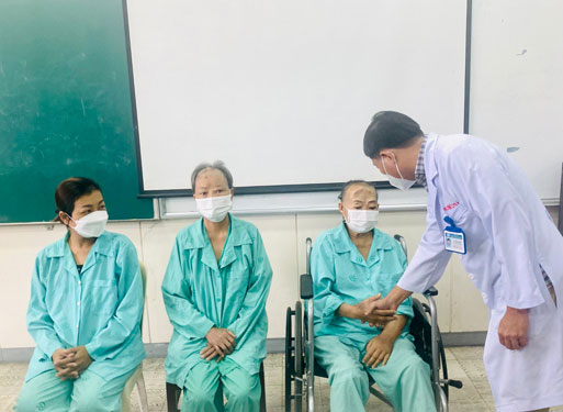 Lời giải cho bệnh hoại tử xương hàm - Ảnh 1.