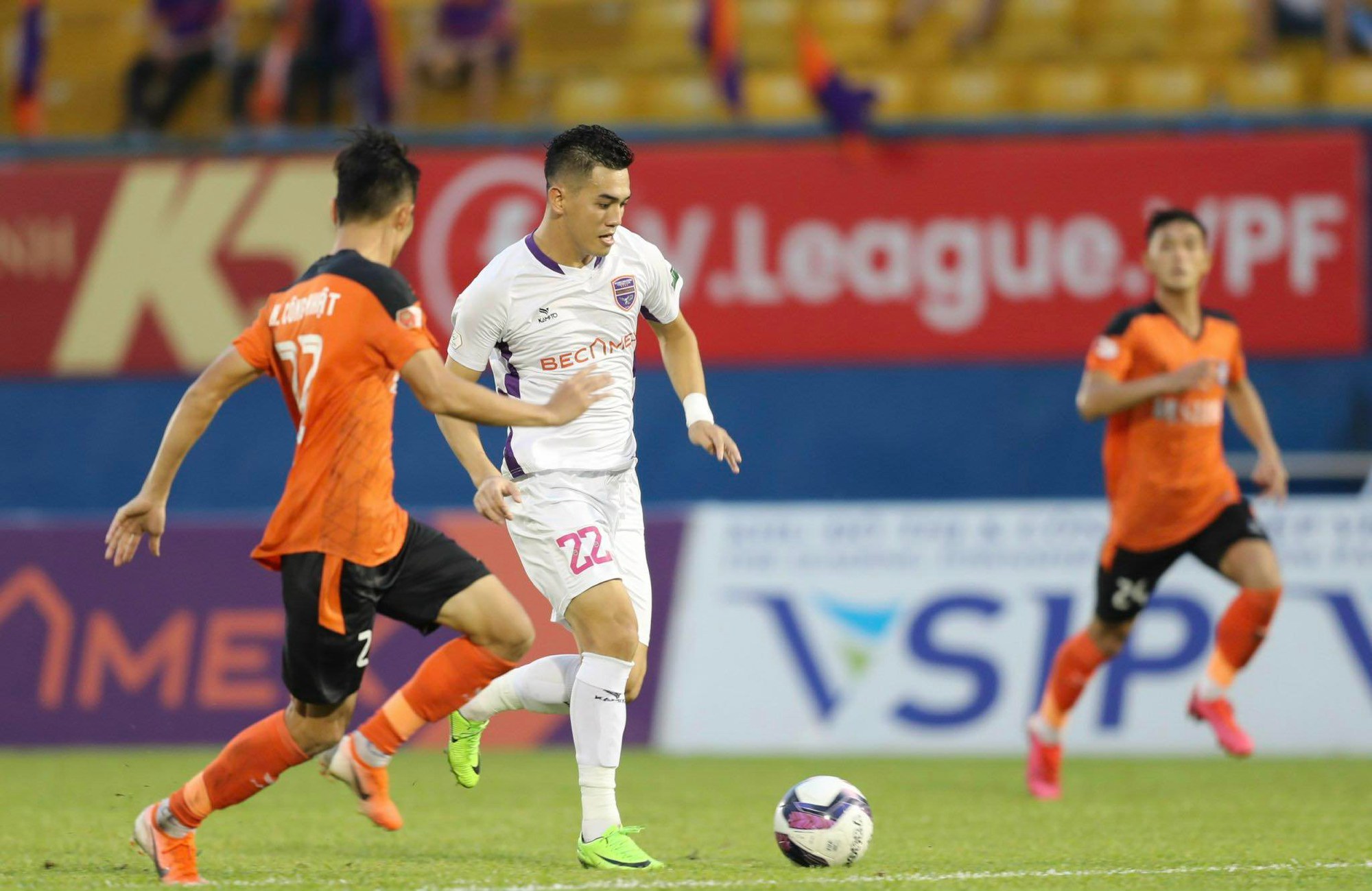V&ograve;ng 7 League 2022: Hải Ph&ograve;ng trắng tay, ng&ocirc;i đầu đổi chủ - Ảnh 4.