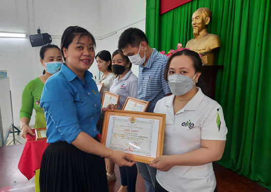 Hàng tỉ đồng chăm lo cho CNVC-LĐ khó khăn
