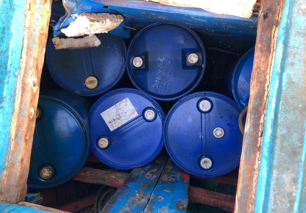 B&iacute; mật bất ngờ b&ecirc;n trong 2 chiếc t&agrave;u c&aacute; ở Quảng B&igrave;nh - Ảnh 2.