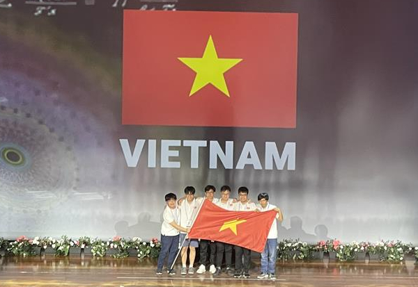 Học sinh Việt Nam đạt điểm tuyệt đối 42/42 thi Olympic Toán học quốc tế 2022