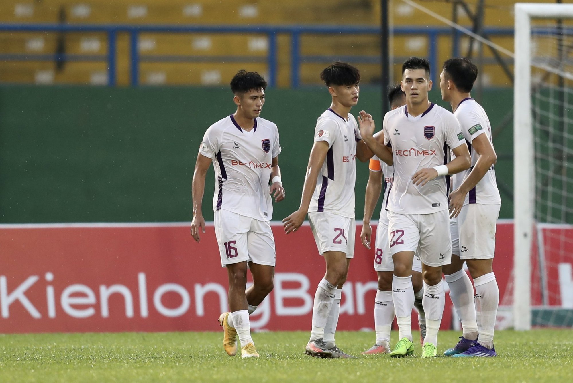 V&ograve;ng 7 League 2022: Hải Ph&ograve;ng trắng tay, ng&ocirc;i đầu đổi chủ - Ảnh 5.