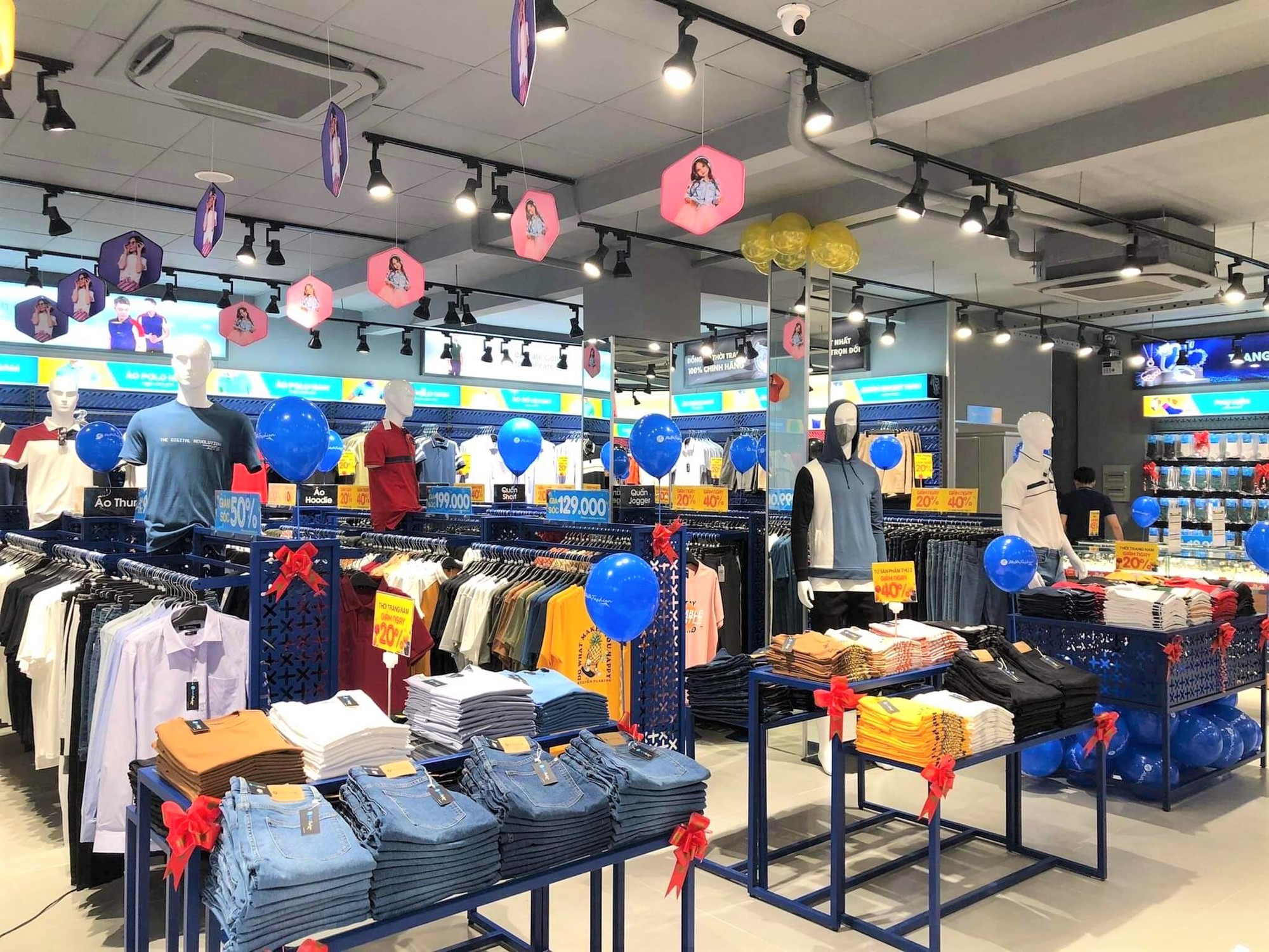 Sau B&aacute;ch H&oacute;a Xanh, Thế Giới Di Động đ&oacute;ng hết chuỗi cửa h&agrave;ng thời trang AVAFashion - Ảnh 1.