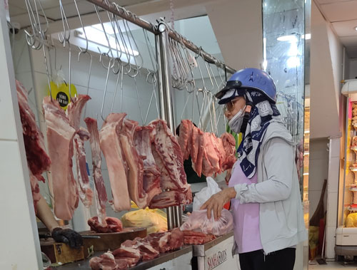 Giá heo "nóng" nhưng khó sốt