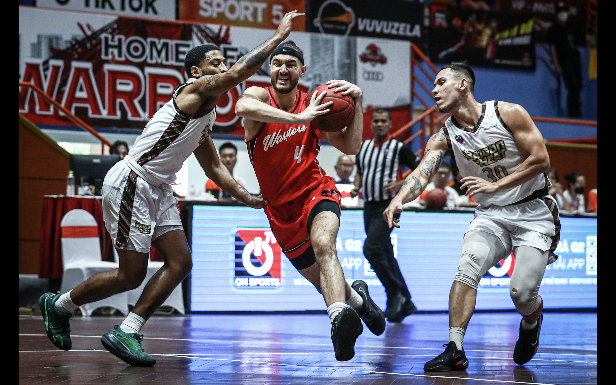 VBA 2022: Thanglong Warriors lại &ocirc;m hận trước &ldquo;&ocirc;ng 30&rdquo; - Ảnh 3.