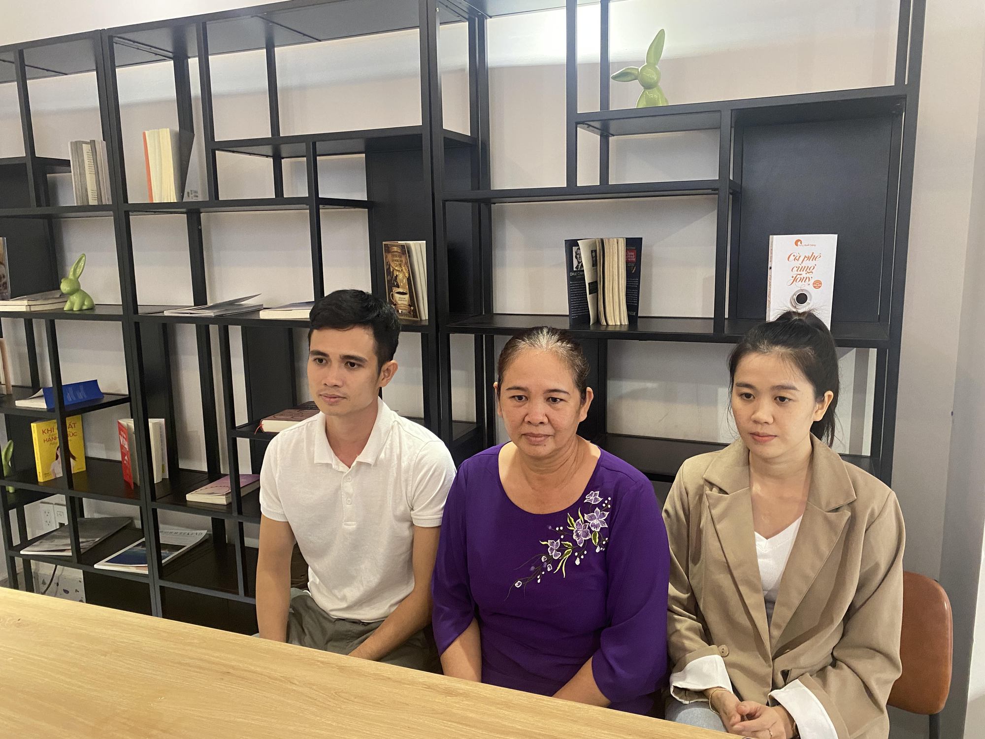 Gia đình ca sĩ Thiện Nhân hoang mang khi con gái có 2 tỉ đồng và làm CEO