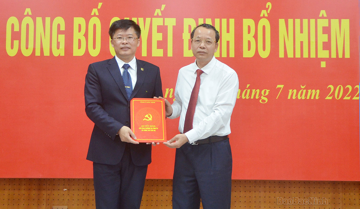 Thay đổi nhiều nh&acirc;n sự tỉnh Bắc Ninh, nữ hiệu trưởng l&agrave;m gi&aacute;m đốc sở - Ảnh 2.