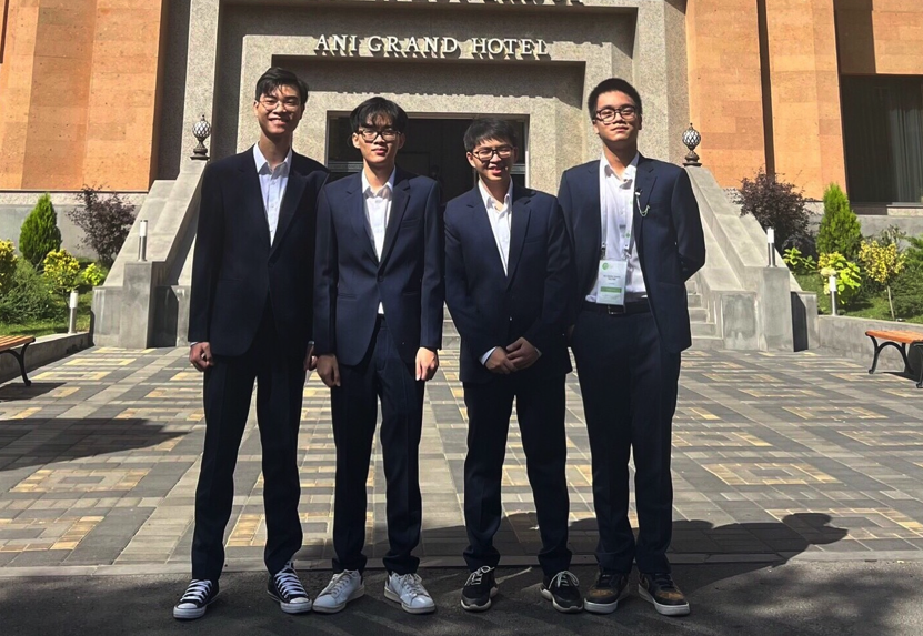 Nam sinh Huế giành huy chương bạc Olympic sinh học quốc tế 2022