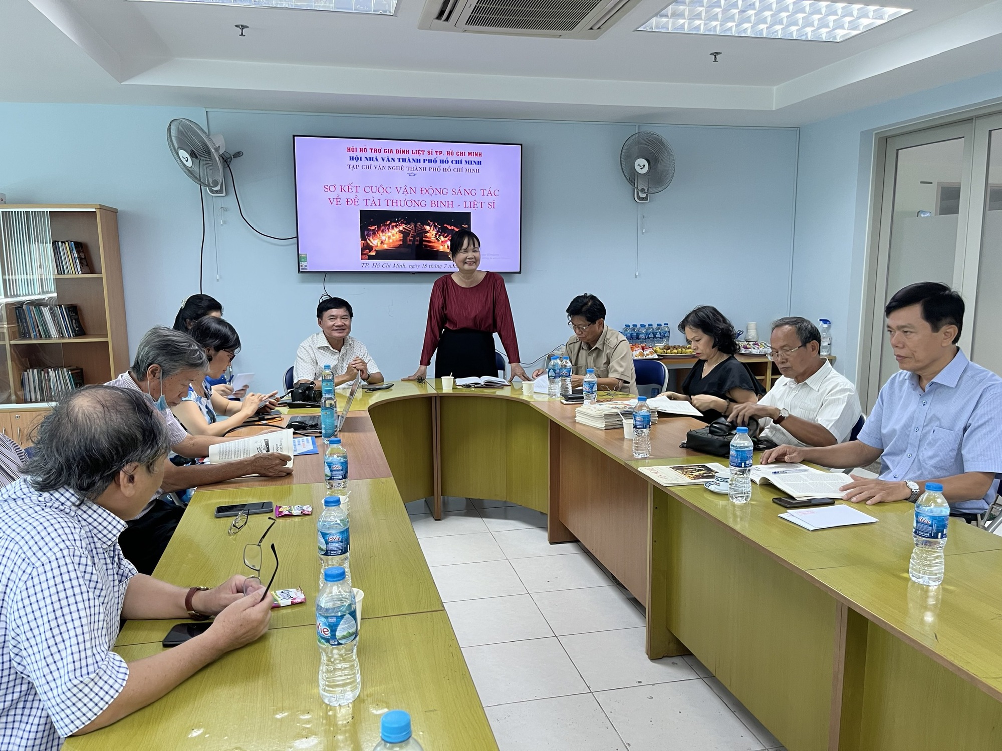 Cuộc vận động bút ký về thương binh - liệt sĩ - Ảnh 1.