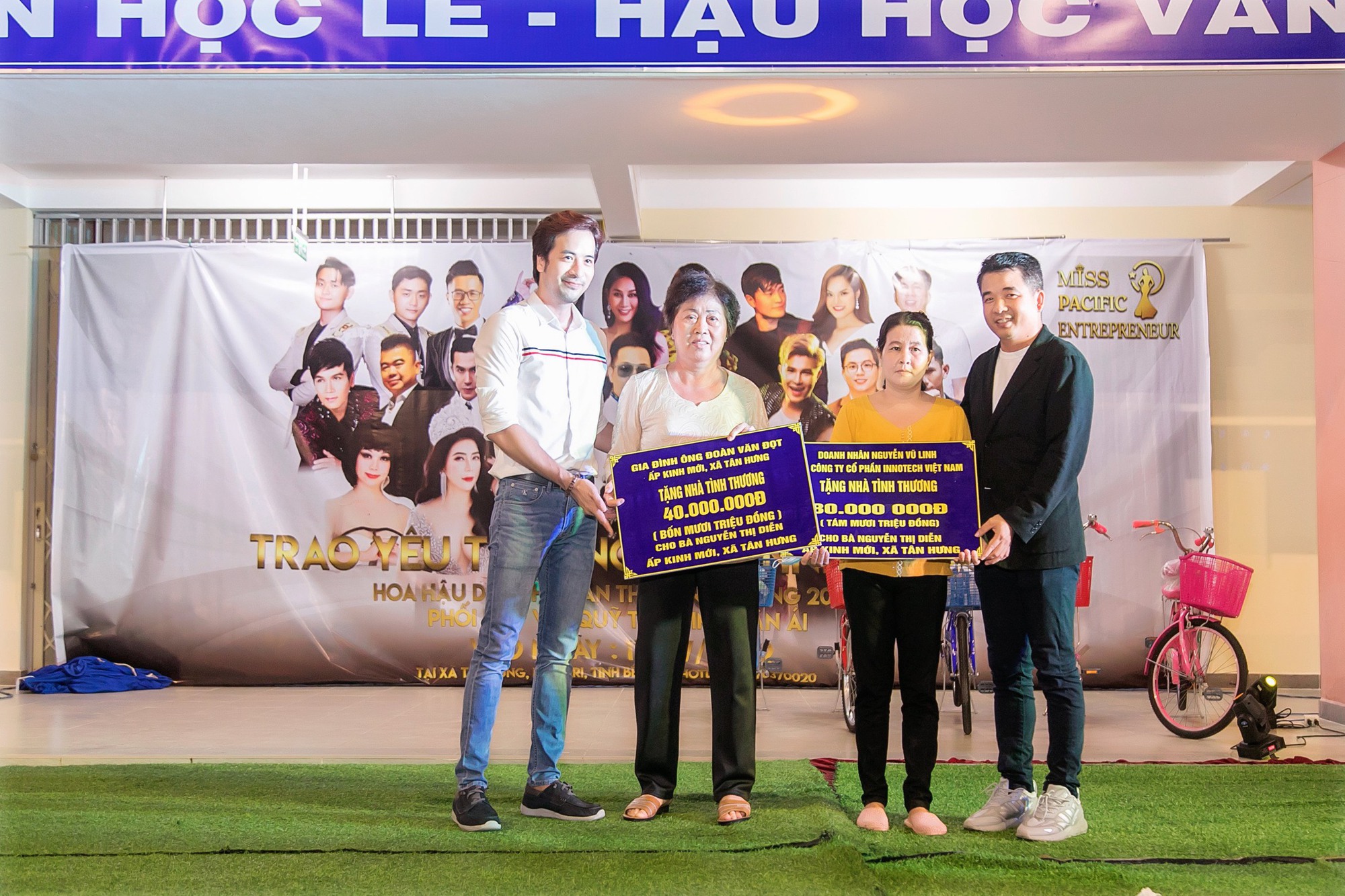 Hơn 500 triệu đồng tiền mặt v&agrave; qu&agrave; được trao cho b&agrave; con ngh&egrave;o Bến Tre - Ảnh 8.