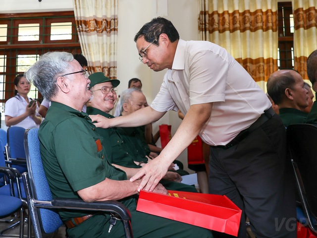 Rà soát toàn diện các chính sách, chăm lo tốt hơn nữa đời sống người có công - Ảnh 2.
