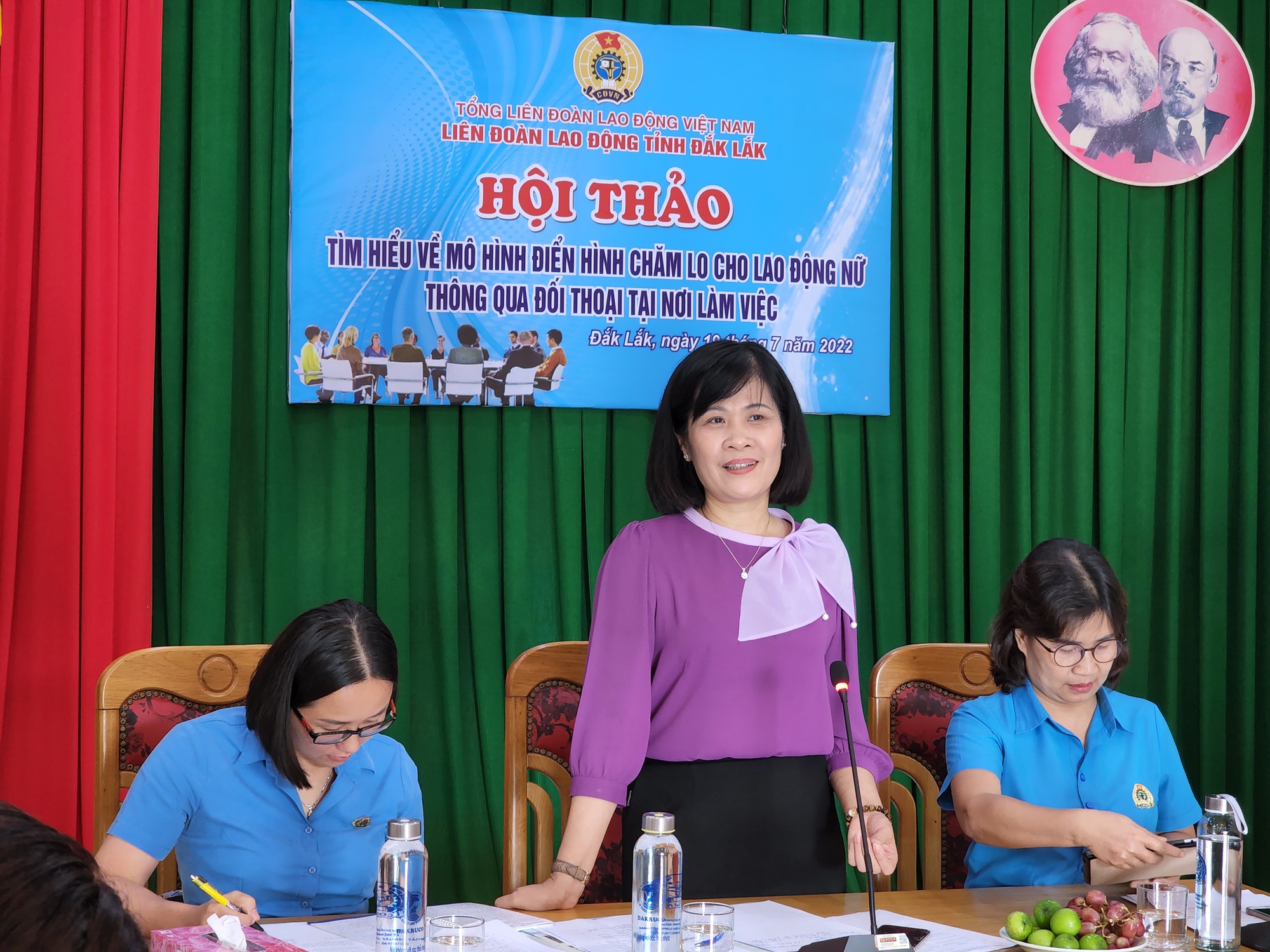 Chăm lo cho lao động nữ thông qua đối thoại tại nơi làm việc