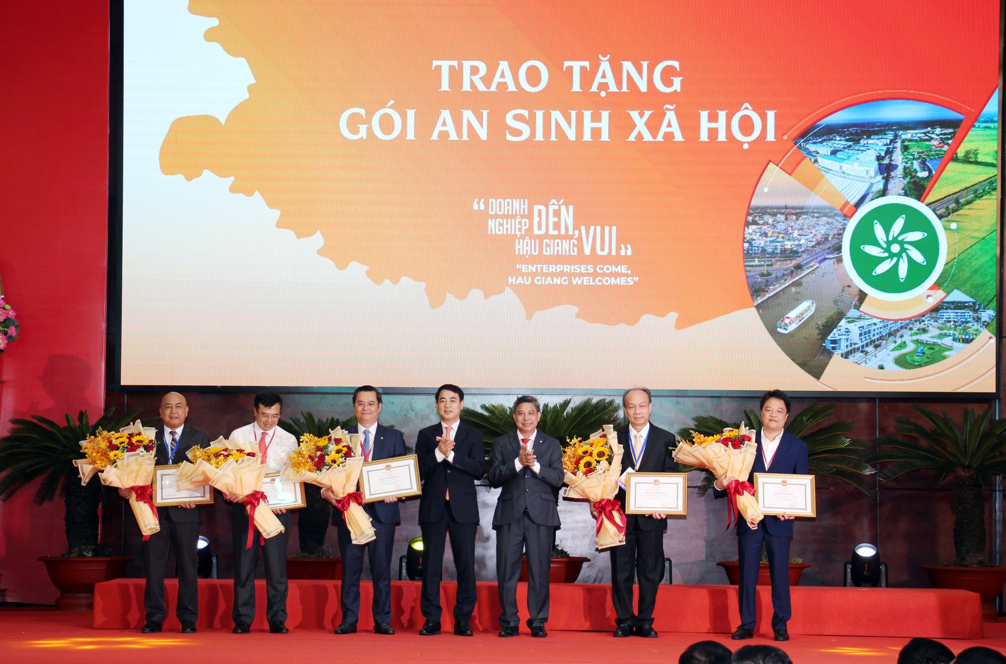 Agribank t&agrave;i trợ 5 tỉ đồng x&acirc;y trường tiểu học ở Hậu Giang - Ảnh 3.