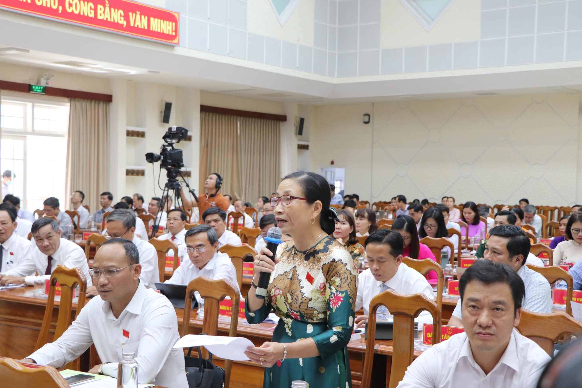 HĐND Quảng Nam: Sao càng cải cách hành chính, hiện tượng nhũng nhiễu càng phổ biến?