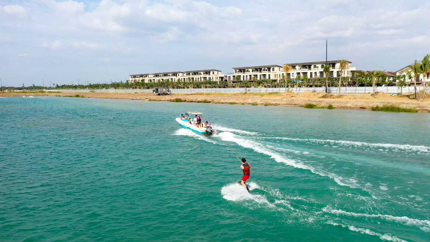 Dấu ấn kh&aacute;c biệt của khu biệt thự compound ven s&ocirc;ng The Aqua - Ảnh 1.