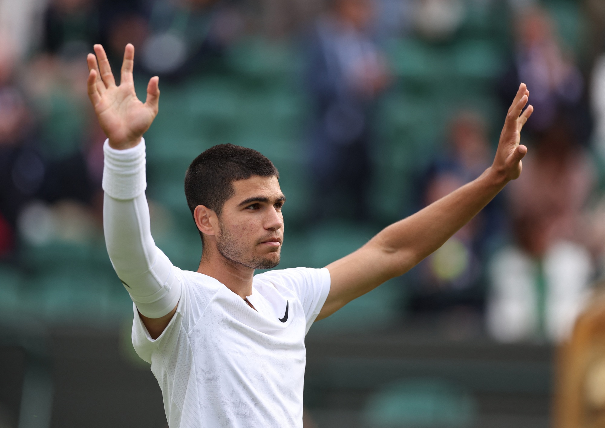 Tài năng trẻ Tây Ban Nha vào vòng 4 Wimbledon 2022, chờ đại chiến Djokovic