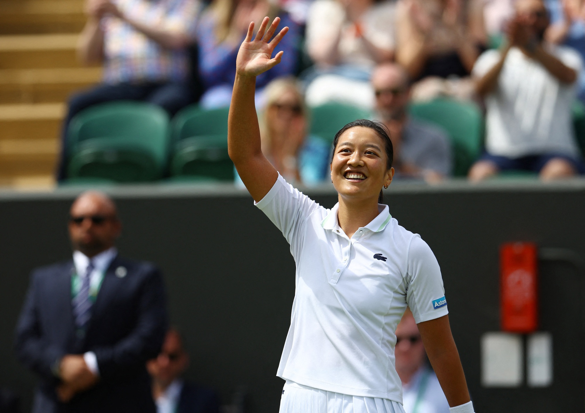 Nữ tay vợt người Ph&aacute;p gốc Việt tiếp tục g&acirc;y sốc Wimbledon 2022 - Ảnh 3.
