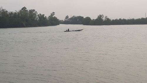 Tình người nơi ngã ba sông