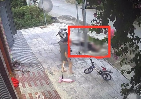 Nam thanh niên tử vong bất thường khi chạm tay vào cột sắt