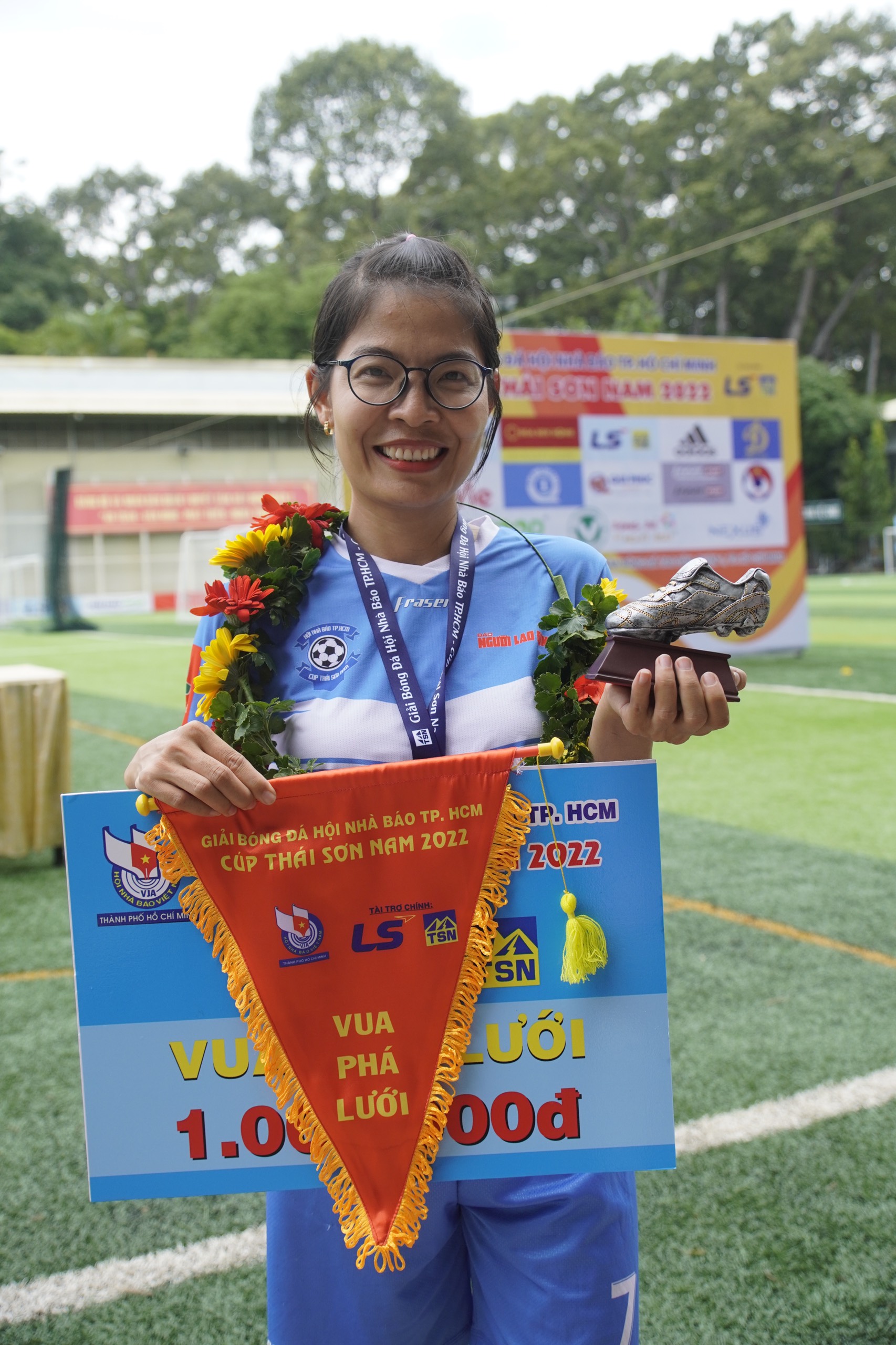 B&aacute;o Người Lao Động v&ocirc; địch b&oacute;ng đ&aacute; nữ Hội Nh&agrave; b&aacute;o TP HCM 2022 - Ảnh 3.