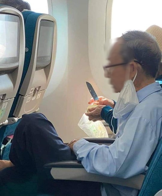 Xử l&yacute; vi phạm vụ h&agrave;nh kh&aacute;ch mang dao l&ecirc;n m&aacute;y bay - Ảnh 1.