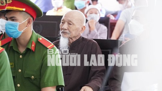 Các bị cáo ở “Tịnh thất Bồng Lai” xem Lê Tùng Vân như “Phật sống”