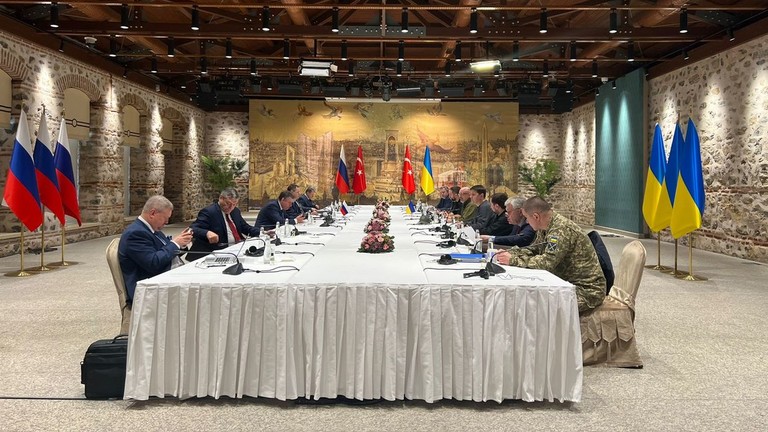 Nga cảnh báo điều khoản "khó khăn hơn" trong đàm phán với Ukraine
