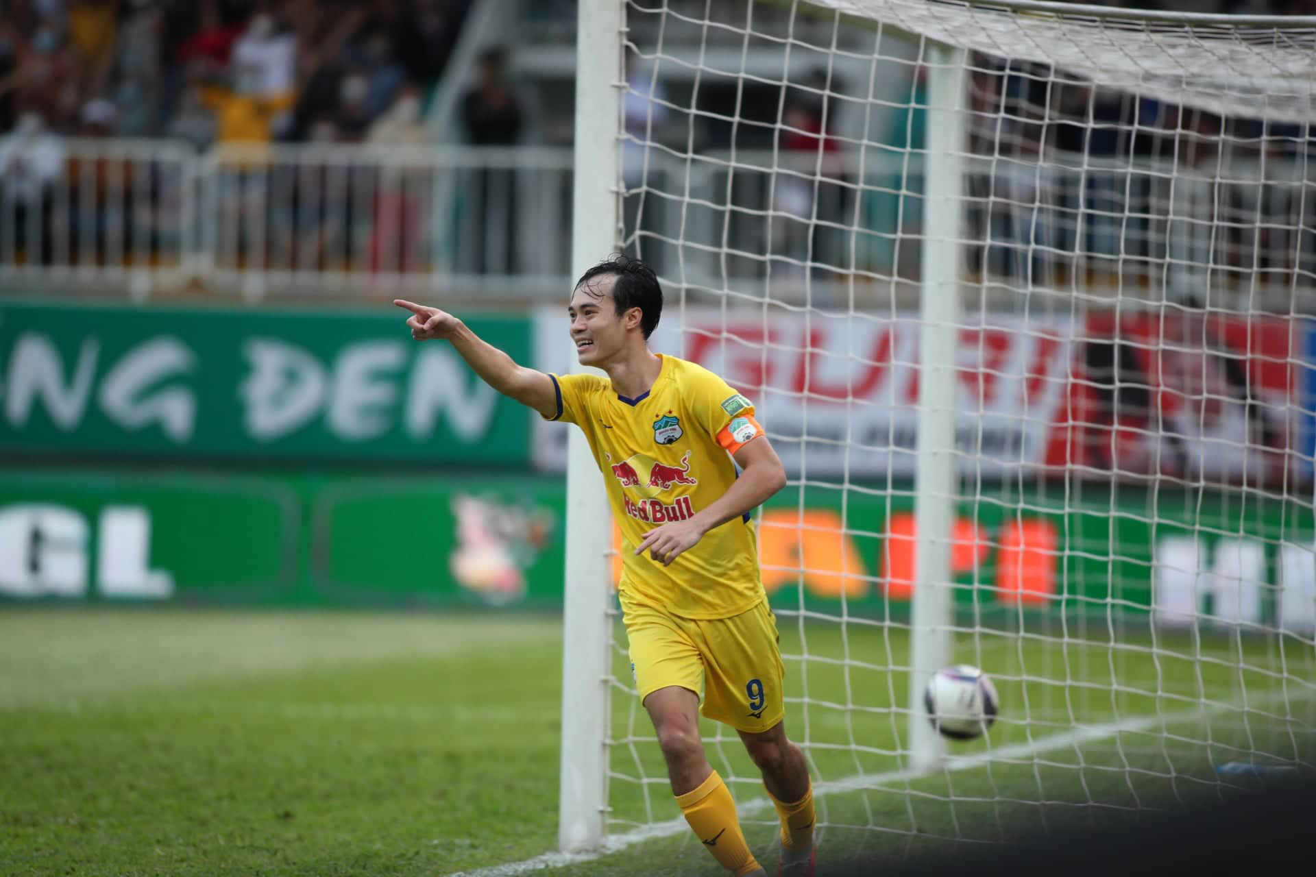 Vòng 8 V-League 2022: HAGL vào tốp 3 - Ảnh 1.