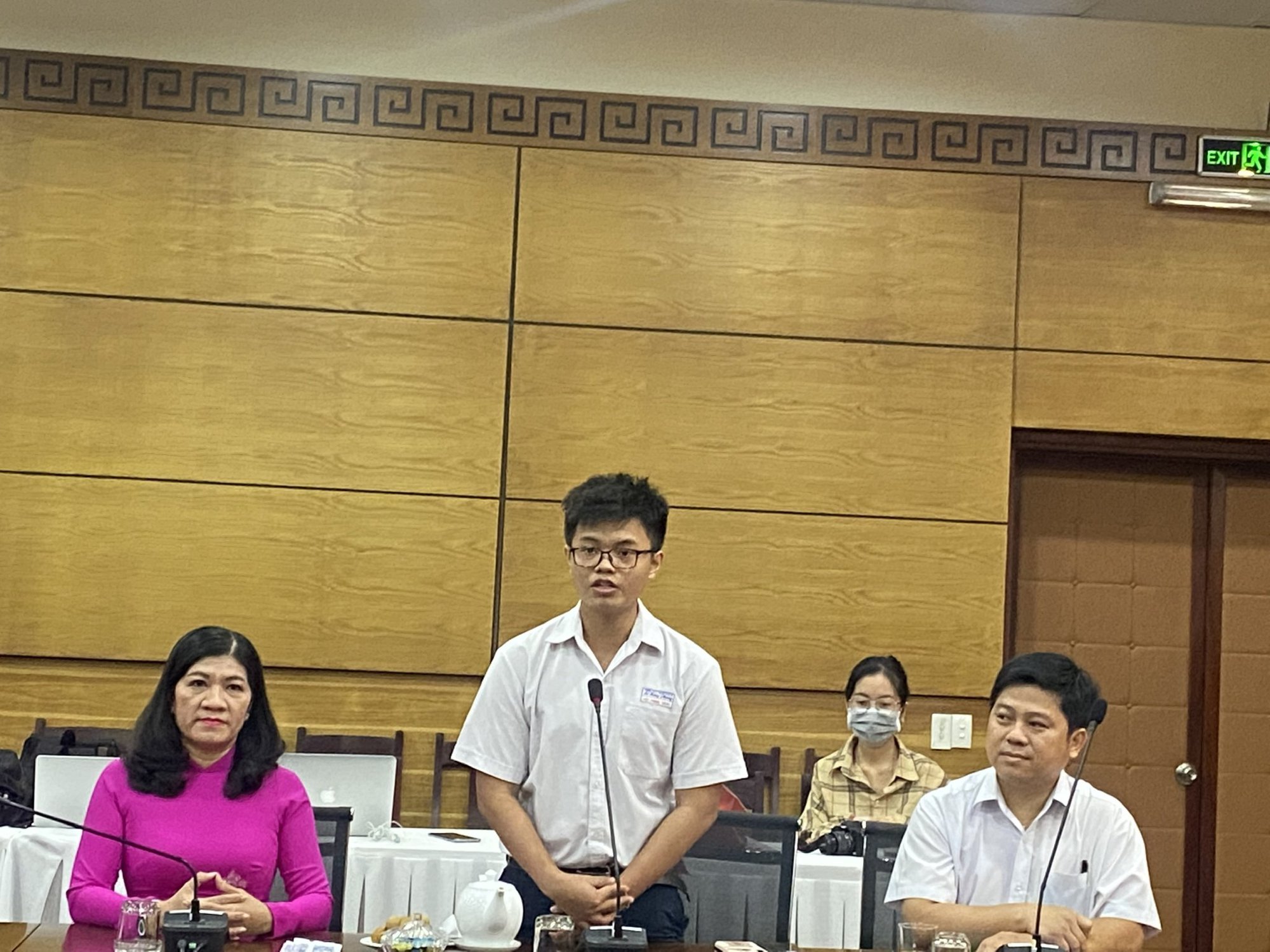 TP HCM: Ch&agrave;ng trai v&agrave;ng Olympic H&oacute;a học quốc tế 2022 nhận mưa tiền thưởng  - Ảnh 2.