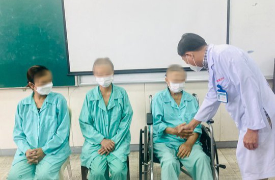 Kết luận nguy&ecirc;n nh&acirc;n g&acirc;y bệnh hoại tử xương h&agrave;m mặt sau mắc Covid-19 - Ảnh 1.