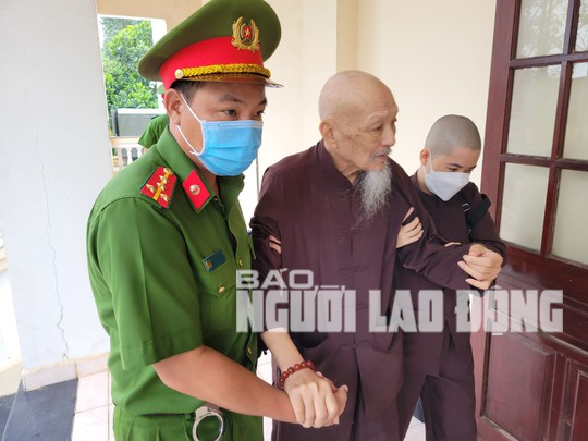 Xét xử vụ “Tịnh thất Bồng Lai”: Bị cáo Lê Tùng Vân nói về các clip vật chứng