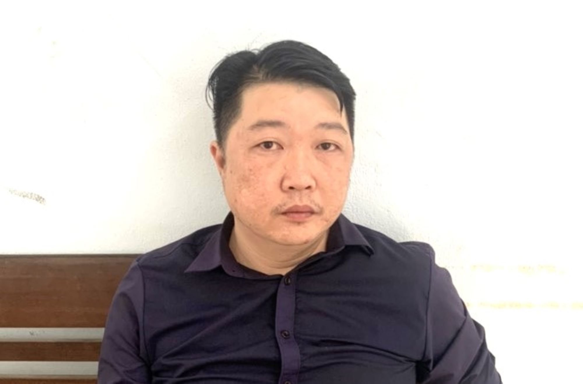 Người đàn ông tông bị thương 1 cán bộ công an Đà Nẵng rồi bỏ trốn