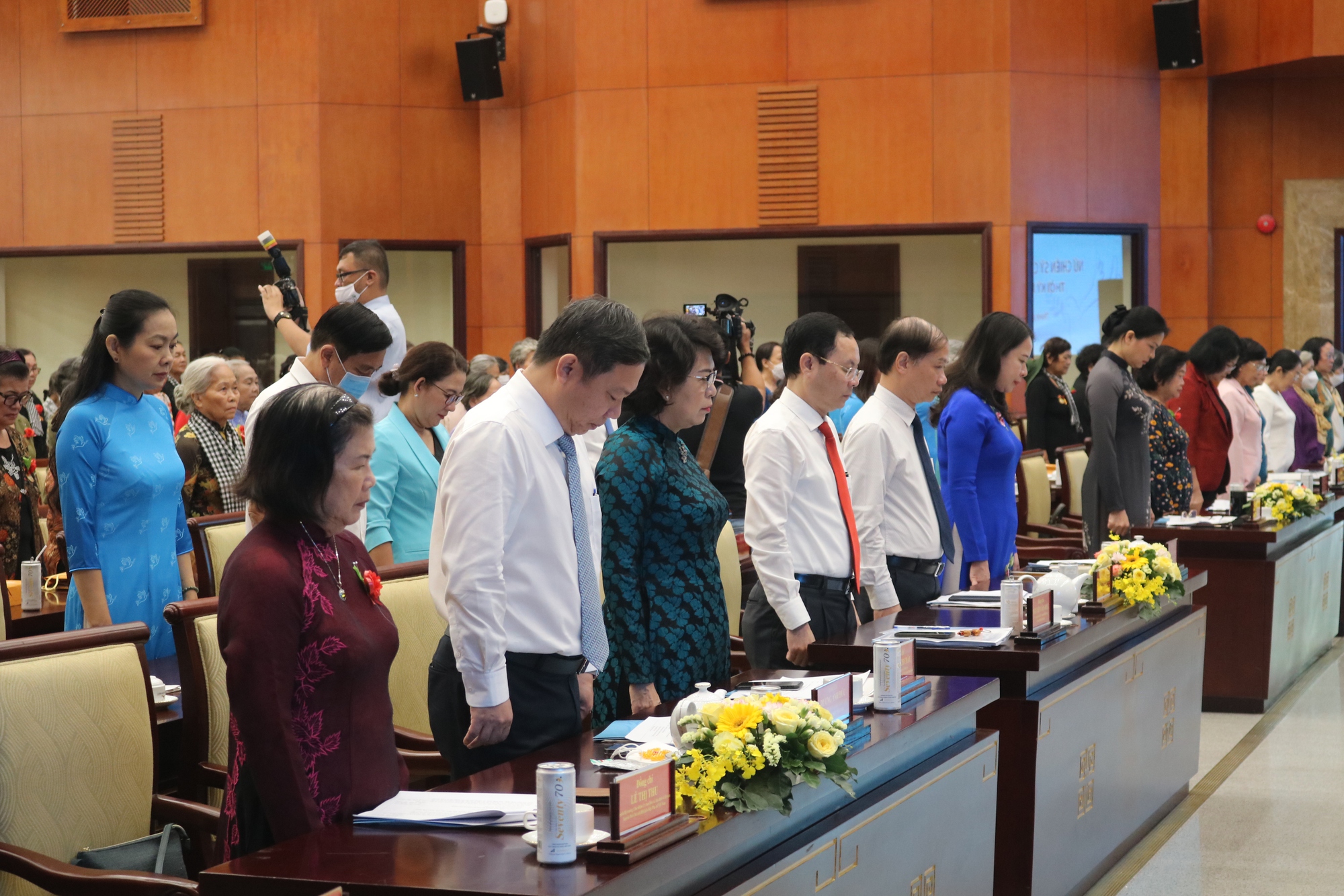 Chủ tịch Hội Li&ecirc;n hiệp Phụ nữ Việt Nam bật kh&oacute;c trong buổi nhắc nhớ k&yacute; ức - Ảnh 2.