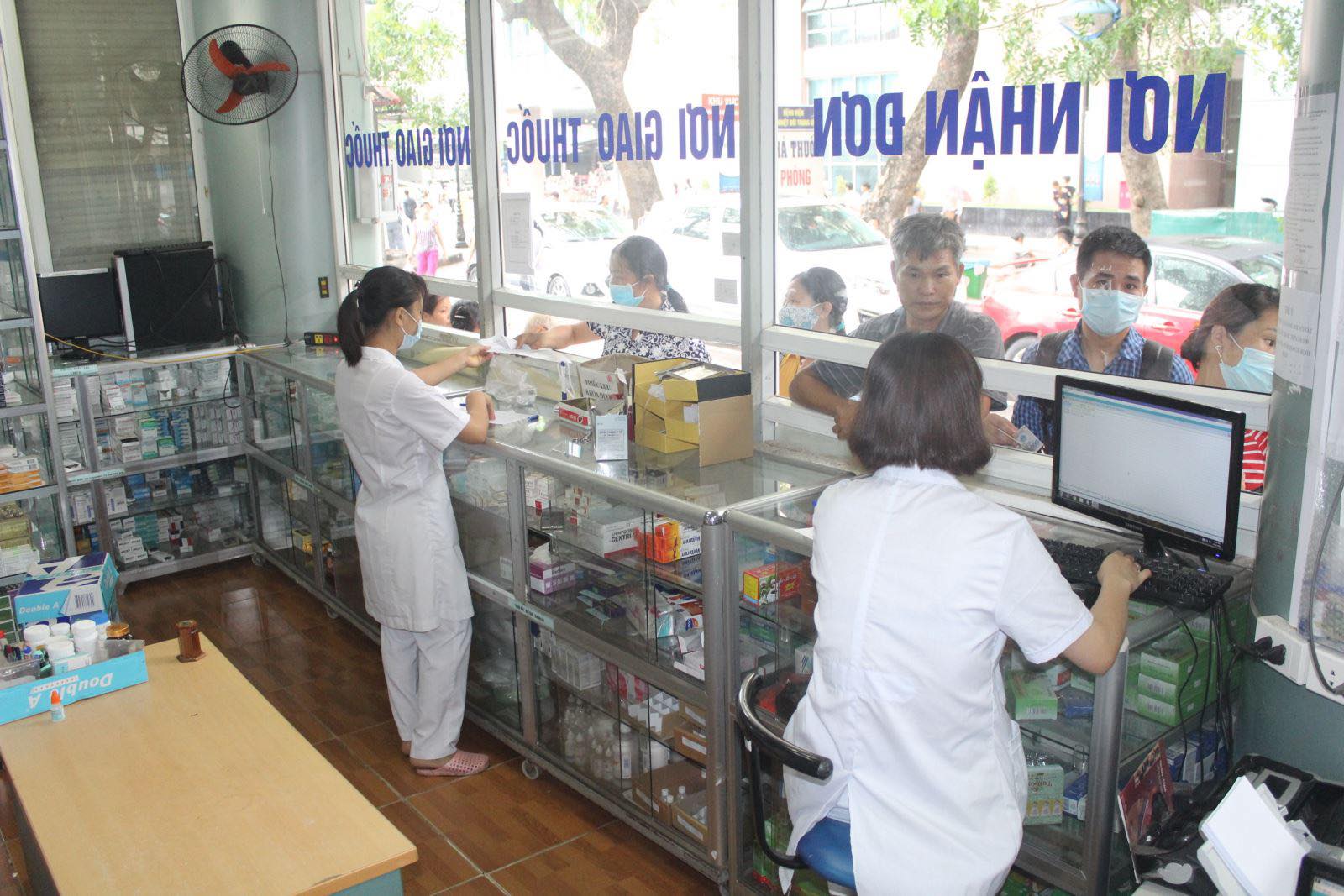 Gần 3.600 loại thuốc, vắc-xin và sinh phẩm y tế được gia hạn lưu hành