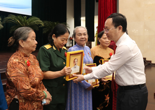 Tri &acirc;n nữ t&ugrave; ch&iacute;nh trị thời kỳ kh&aacute;ng chiến chống Mỹ