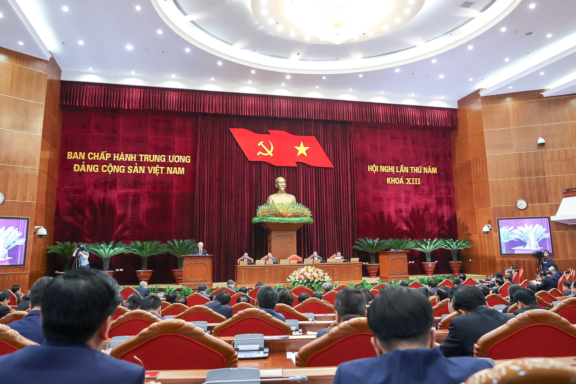 Thủ tướng trực tiếp quán triệt Nghị quyết Trung ương 5 - Ảnh 1.