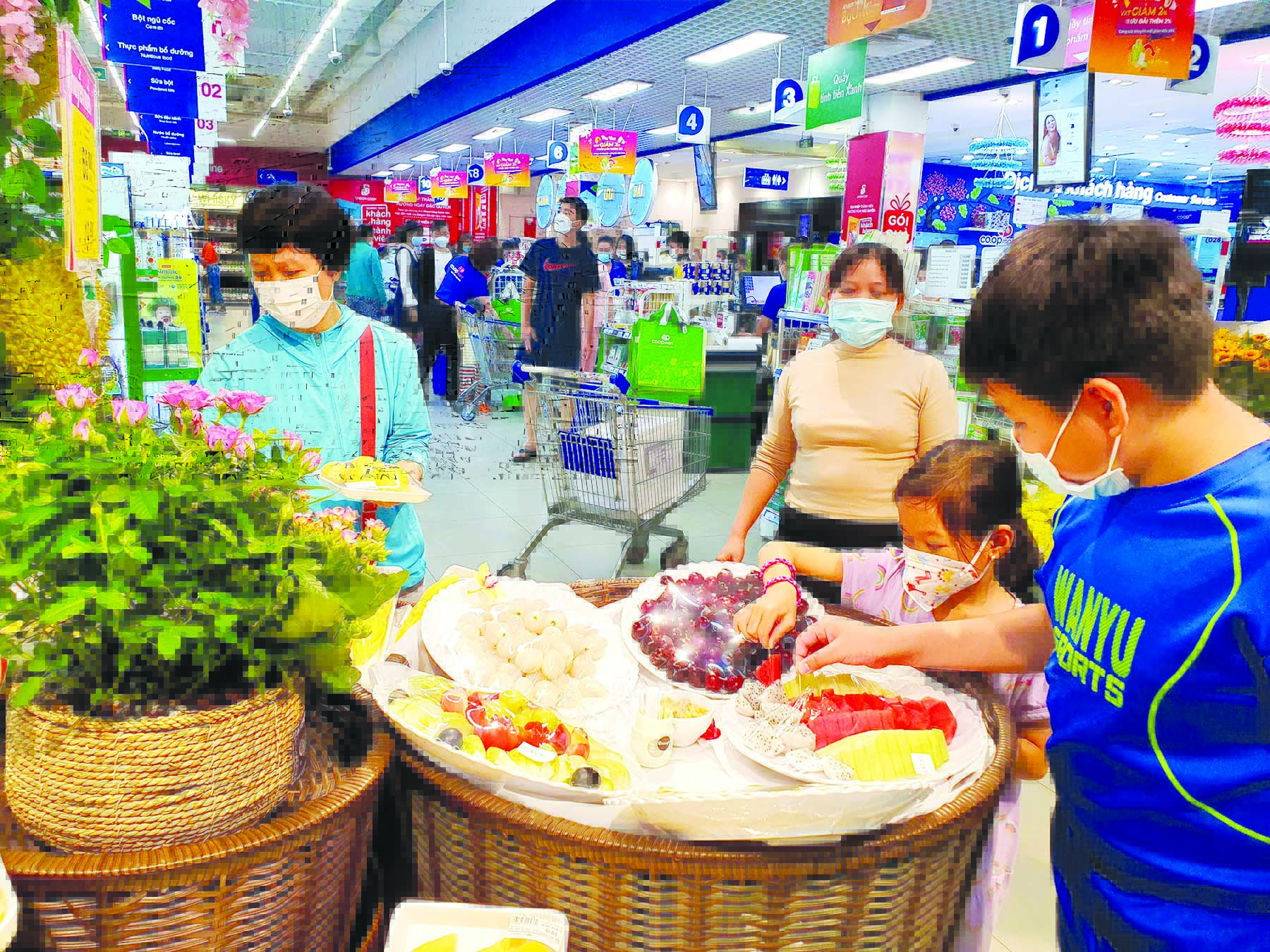 Siêu thị tăng cường kiểm soát an toàn thực phẩm