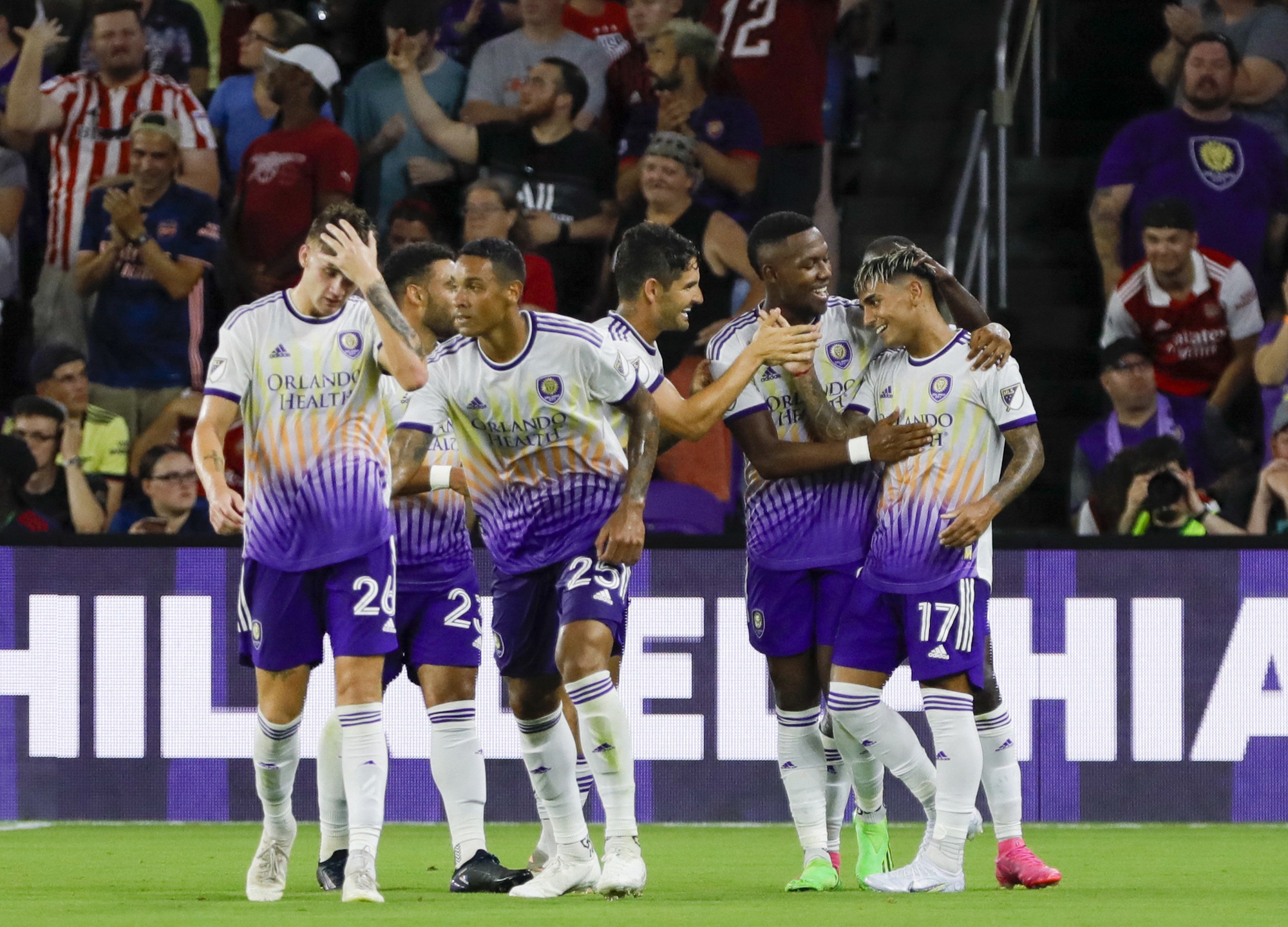 Arsenal thắng nh&agrave;n tại Bắc Mỹ, Chelsea gục ng&atilde; sau loạt đ&aacute; lu&acirc;n lưu - Ảnh 2.
