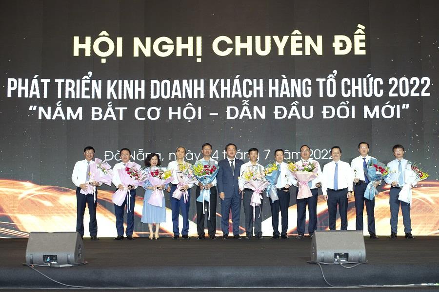 Hội nghị chuyên đề “Phát triển kinh doanh Khách hàng Tổ chức: Nắm bắt cơ hội - Đổi mới dẫn đầu - Ảnh 2.